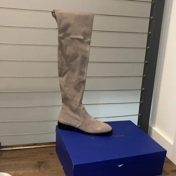 Stuart Weitzman sued boots 9.5 - Picture 2 of 7